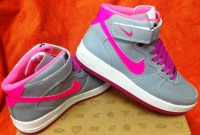 Bota Nike Air Force Cinza / Rosa